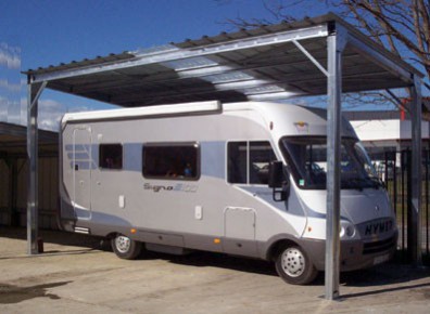 Des carports métal modulables grande hauteur pour camping-cars et véhicules de loisir